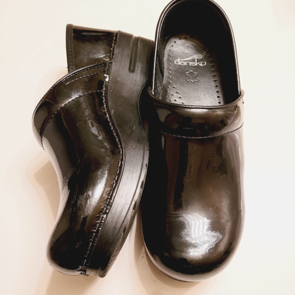 Black Dansko Nursing Clogs Euro 39